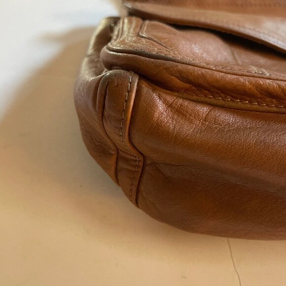 Fossil Tan Leather Crossbody Shoulder Bag With Adjustable Strap & Front Pockets - Picture 4 of 12
